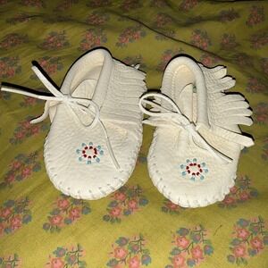 VTG TAOS BABY INFANT DEER SKIN LEATHER BEADED MOCCASINS SHOES SZ 1 NATIVE INDIAN